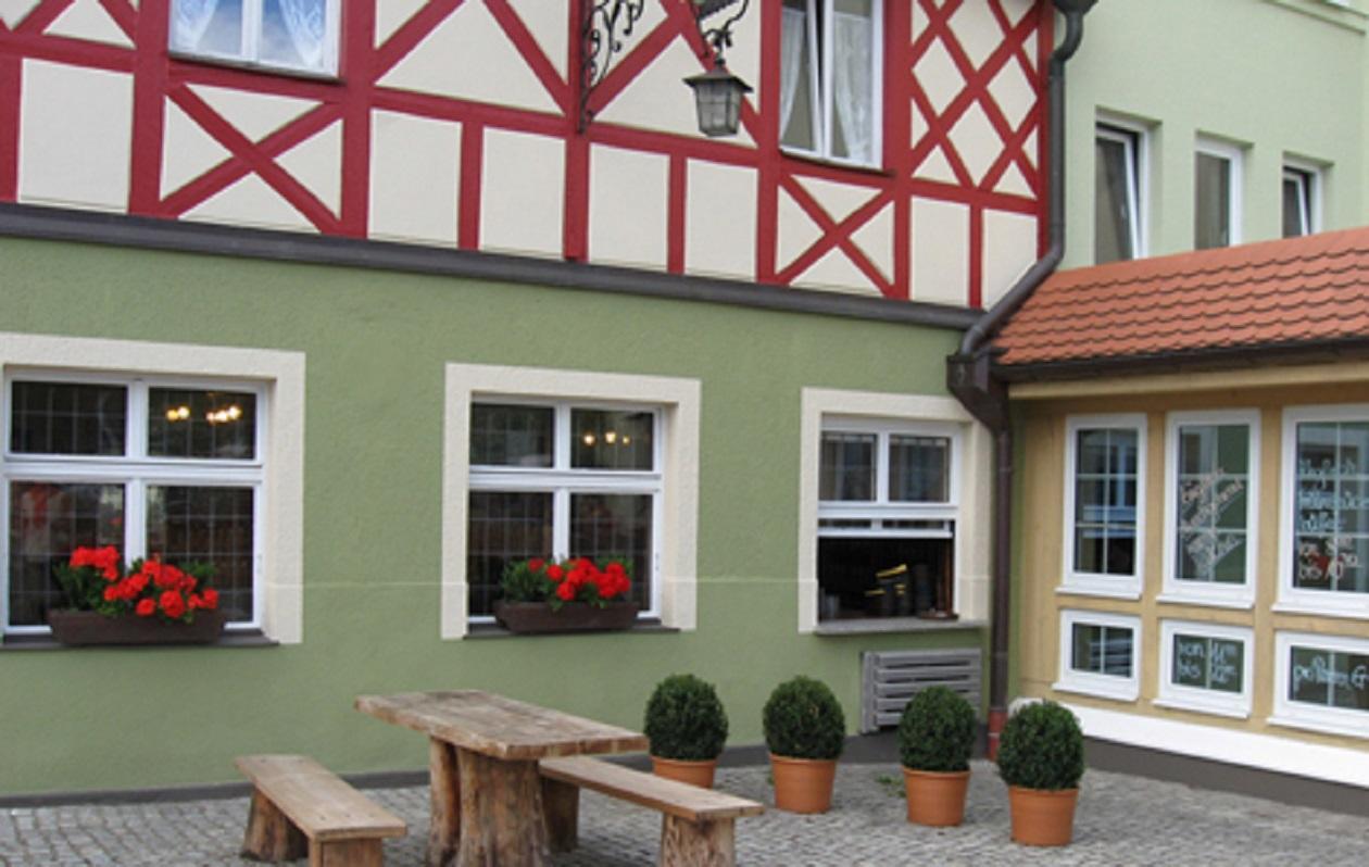 Traditionsgasthof Grüner Baum Bad Staffelstein Exterior foto