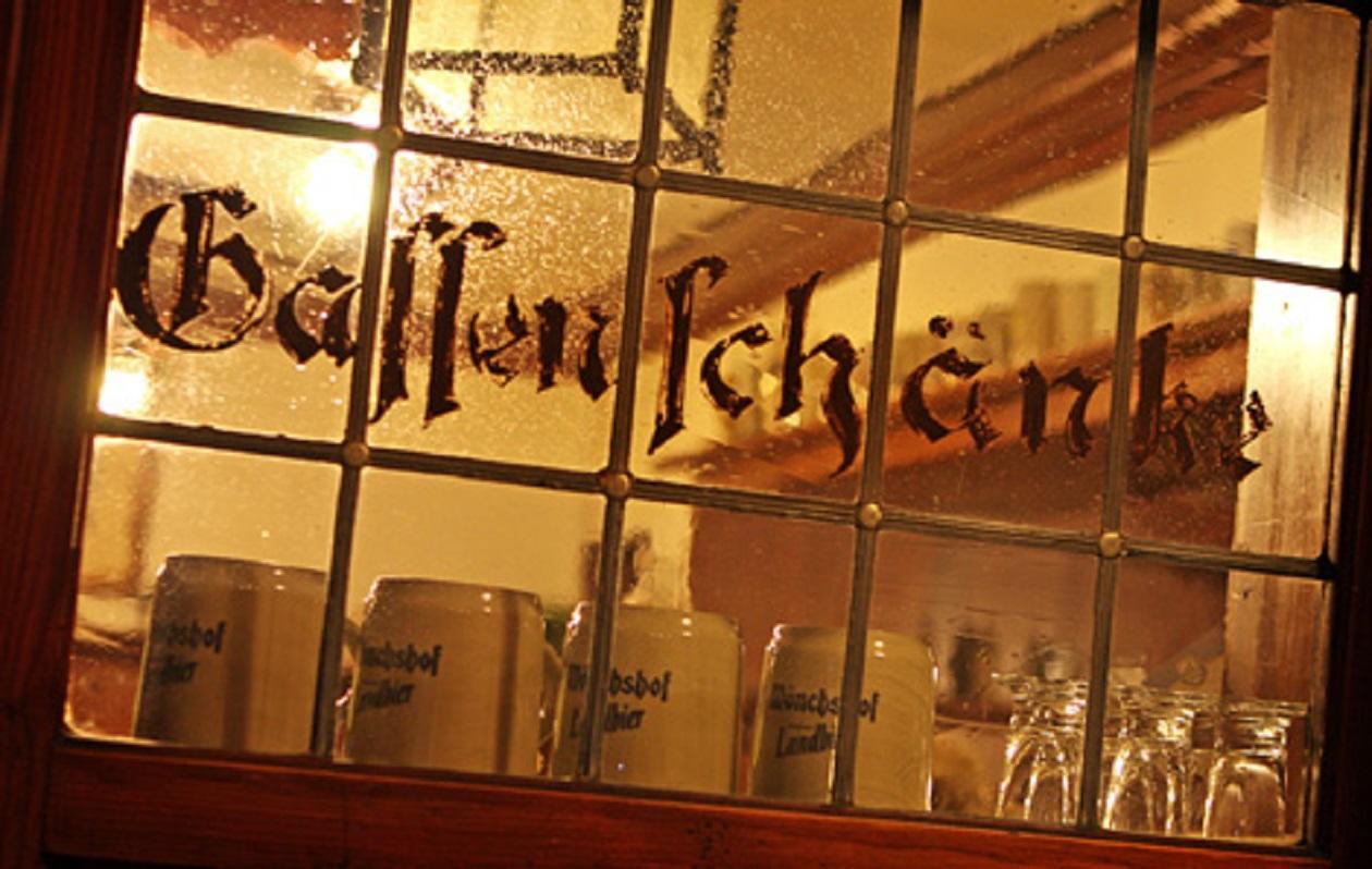 Traditionsgasthof Grüner Baum Bad Staffelstein Exterior foto